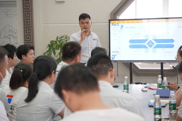 神石六月員工大會(huì)圓滿落幕，共創(chuàng)輝煌未來啟新篇